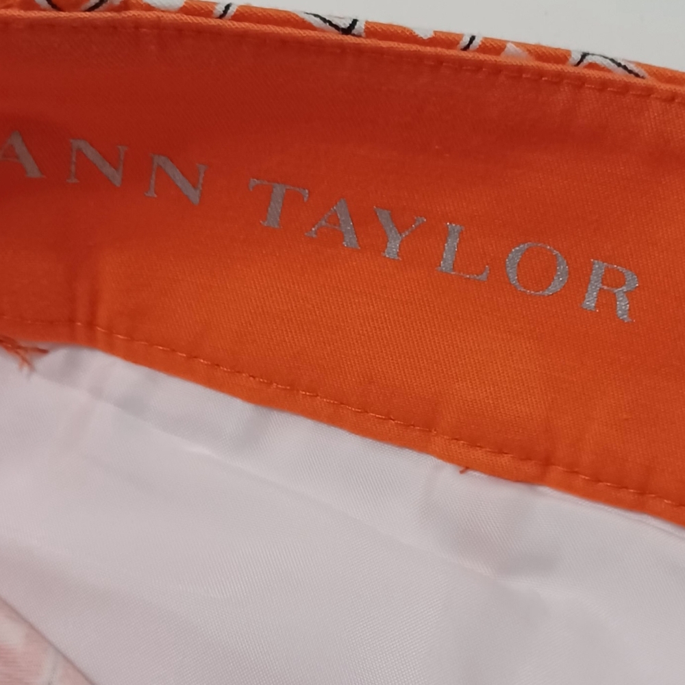 New Ann Taylor Orangs Print Capris 30" Waist - Picture 2 of 4